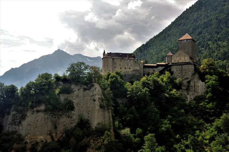 castel tirolo prezzi