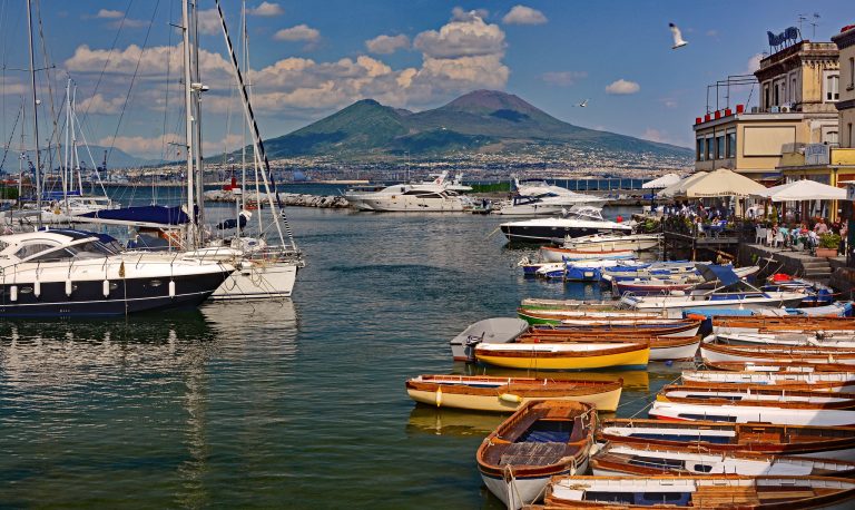 come arrivare al porto di mergellina