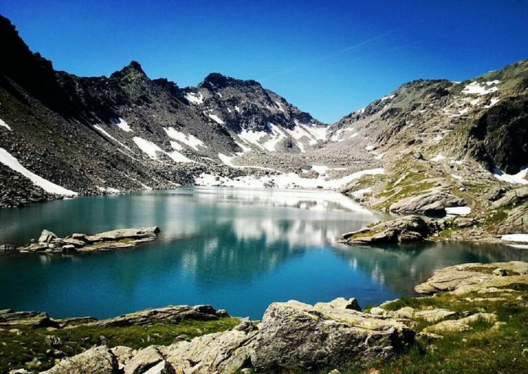 lago di pietra rossa sentiero