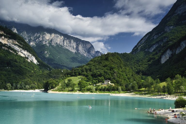 lago di tenno balneabile