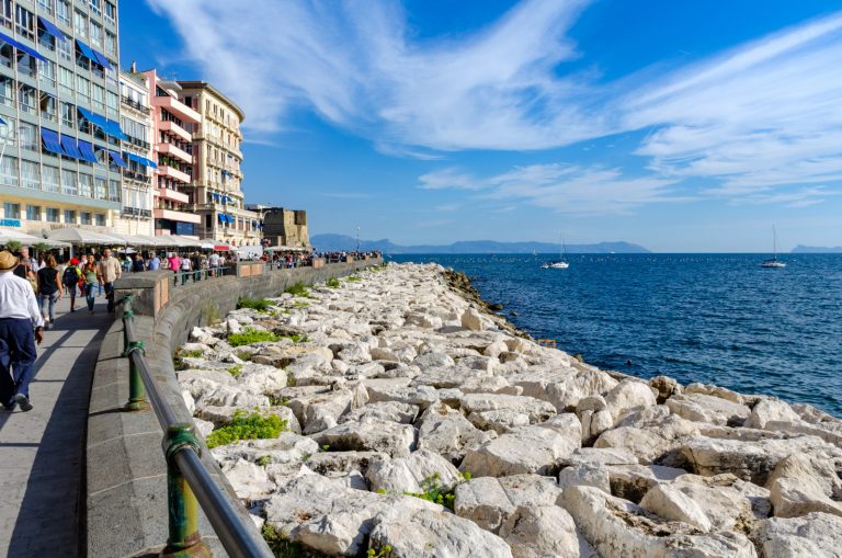 lungomare caracciolo napoli