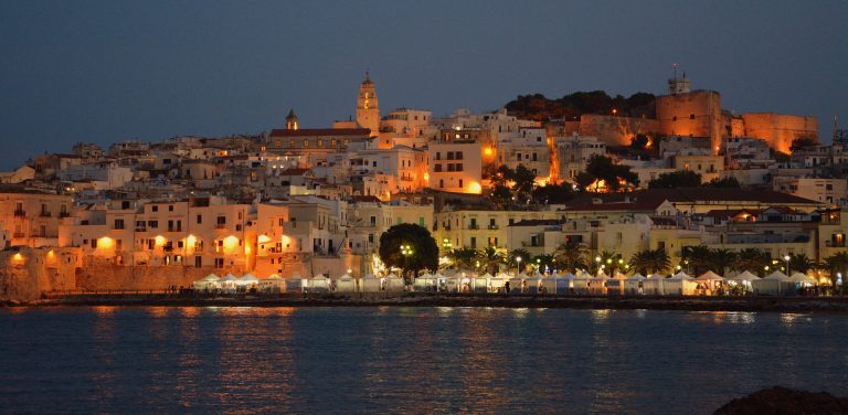 vieste cosa fare di sera