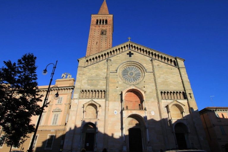 Duomo di Piacenza storia