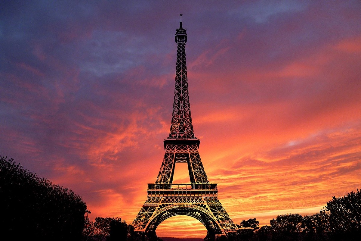 tour eiffel quando si illumina