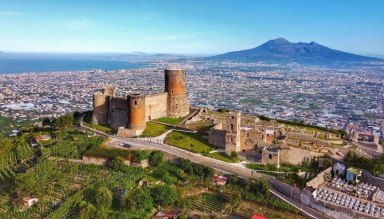 castello di lettere napoli