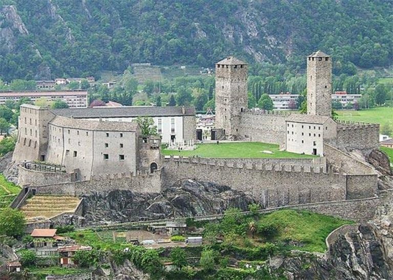 castello di montebello rimini