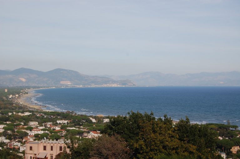 circeo mare in camper