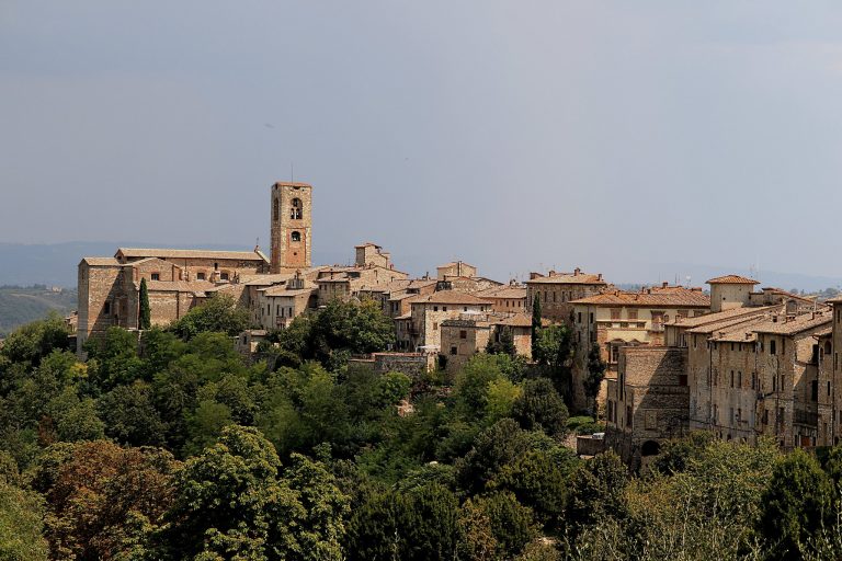 colle val delsa cosa vedere