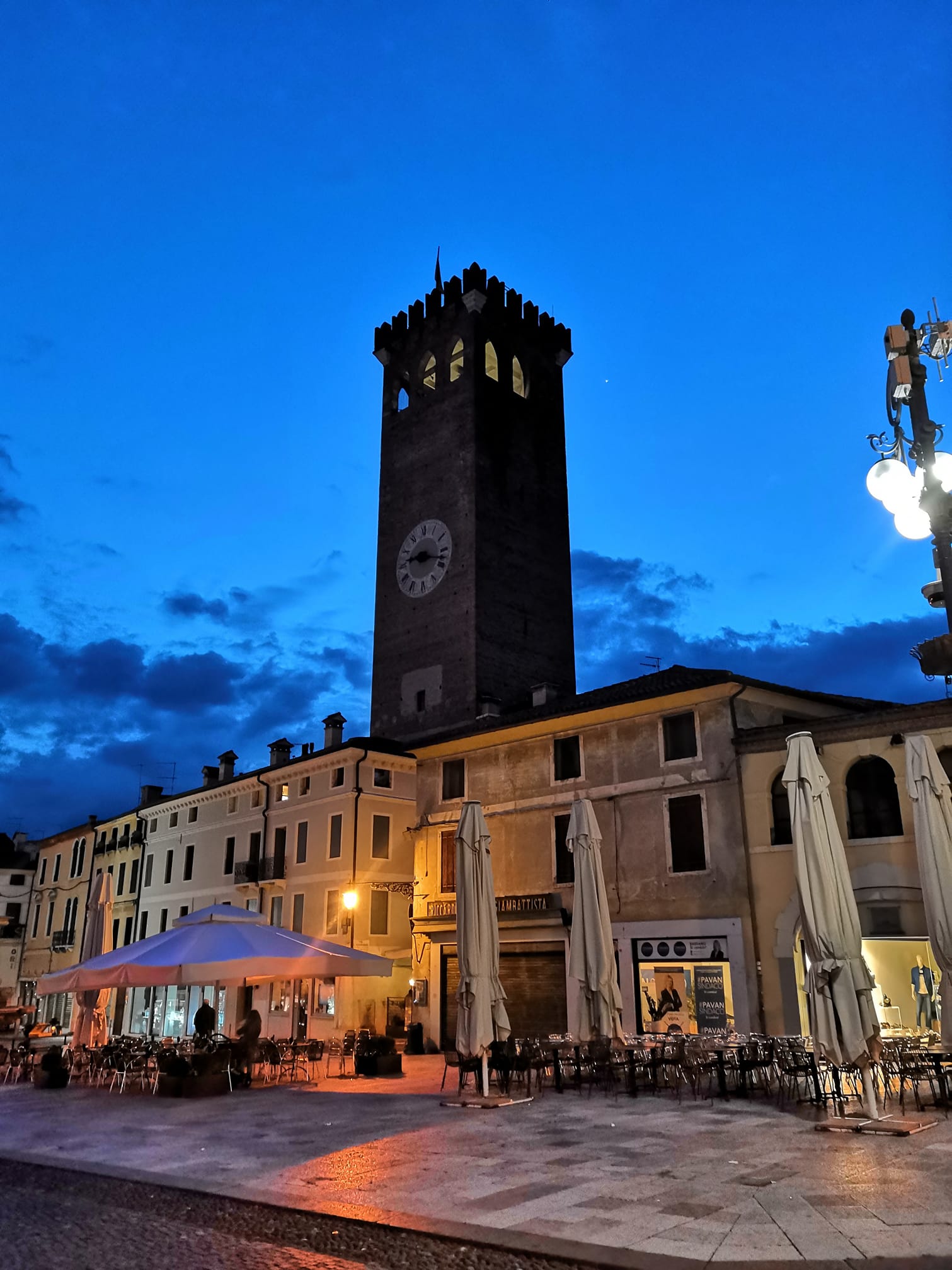  Torre Civica