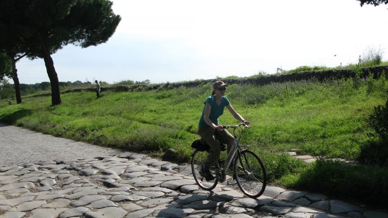 via appia antica percorso in bici