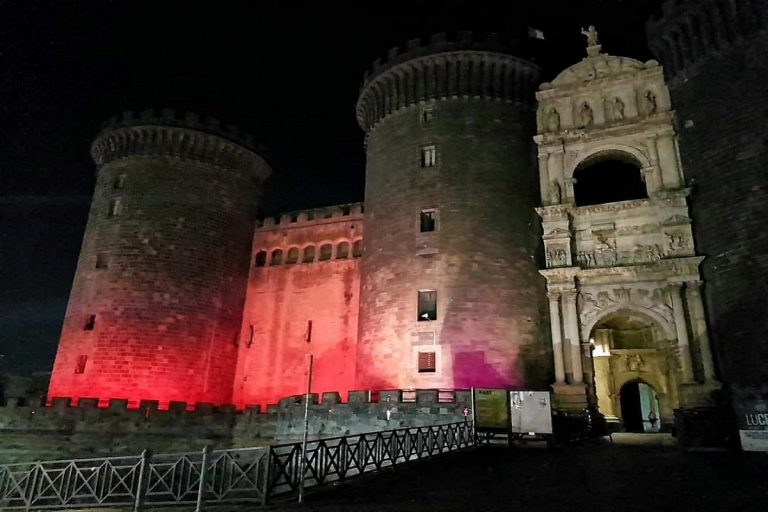 Maschio Angioino illuminato