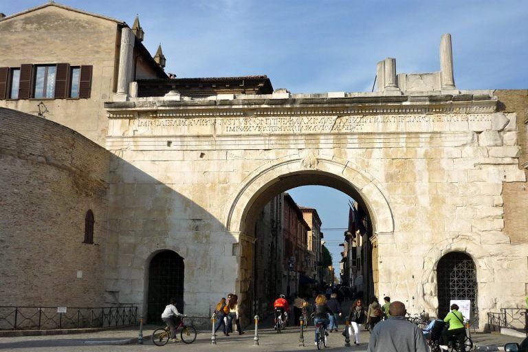 Distanza Como Fano a piedi