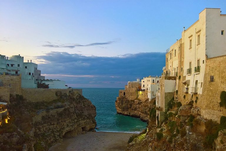 Polignano a Mare Domenico Modugno