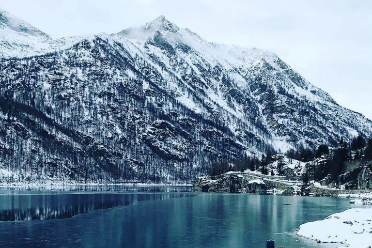 Ceresole Reale lago ghiacciato
