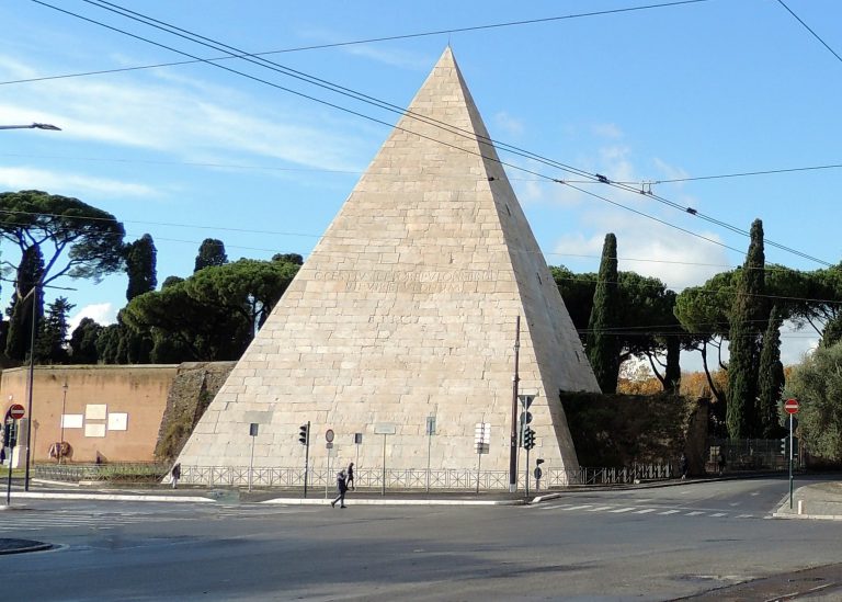 piramide cestia dove si trova