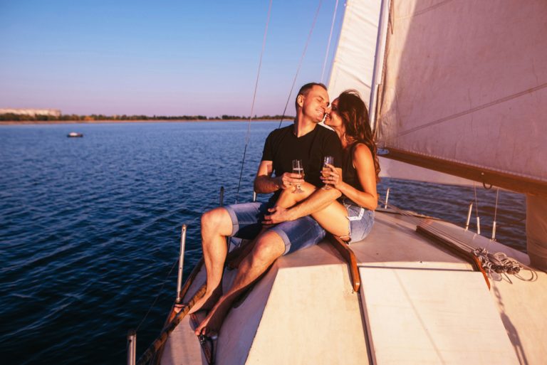 vacanza in barca a vela rende felici