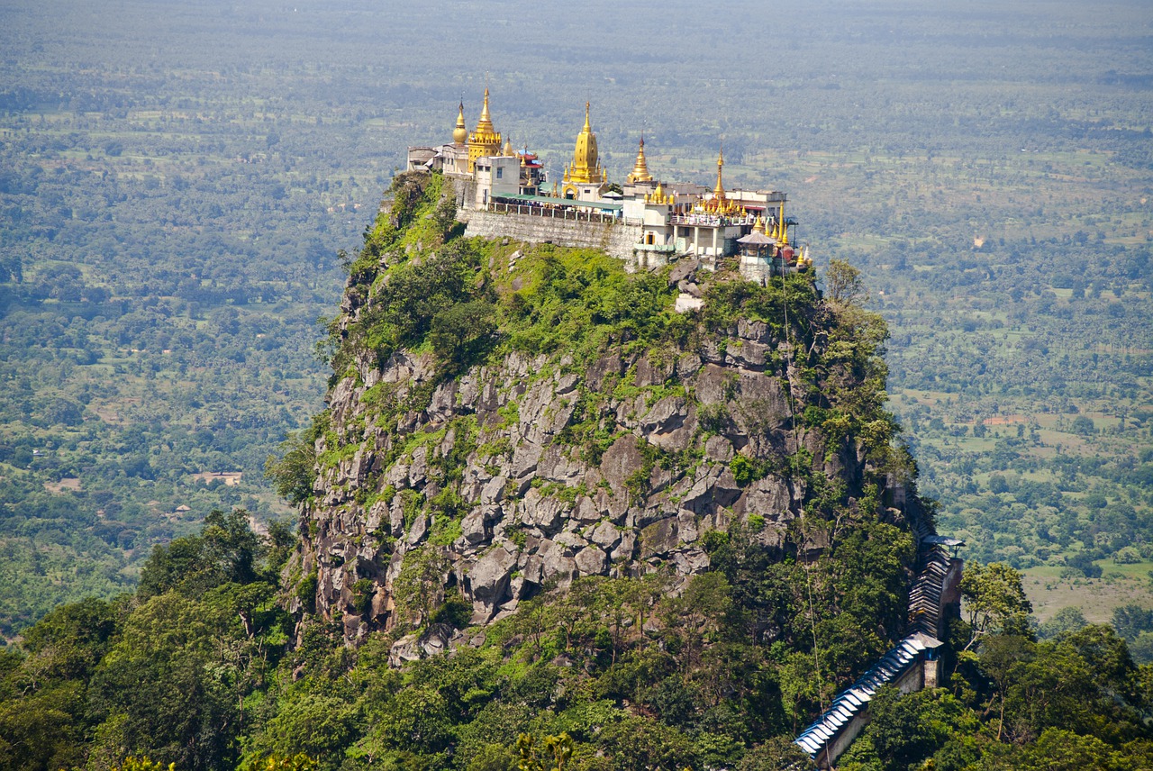 I 10 monasteri di montagna più spettacolari al mondo