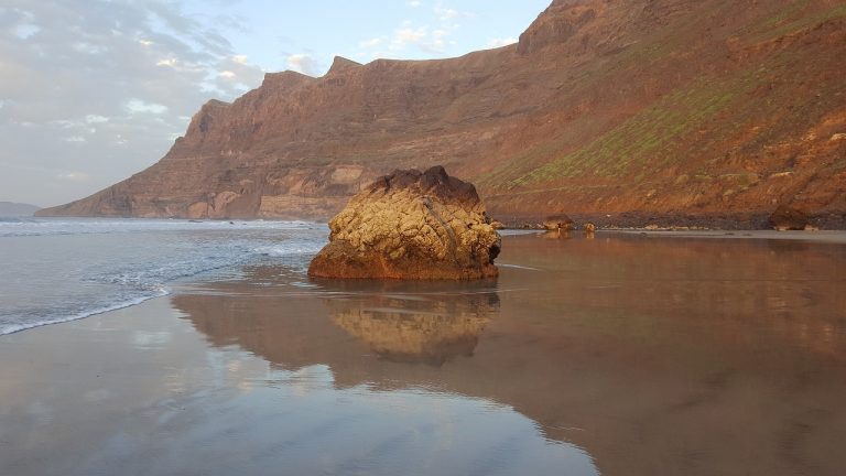 Lanzarote: cosa vedere nell'isola vulcanica delle Canarie