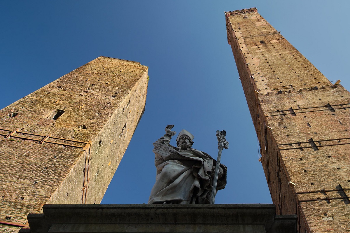 Torre degli Asinelli di Bologna: altezza, storia e leggenda