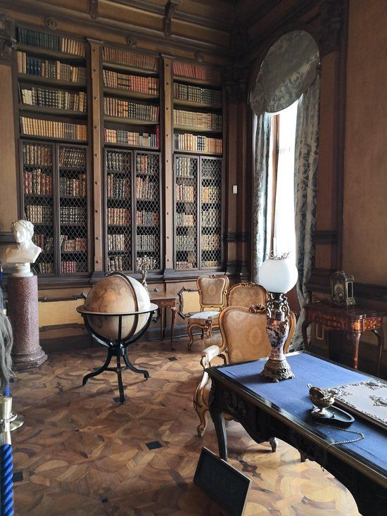 Biblioteca del Castello di Miramare a Trieste