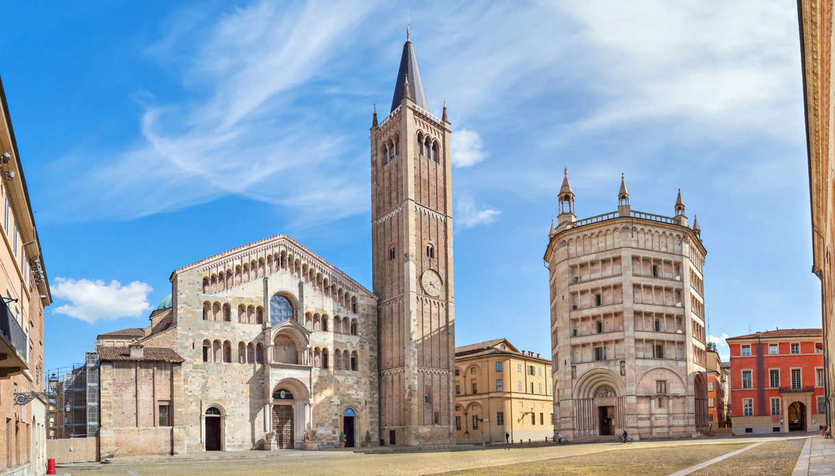 Parma il campanile ed il Battistero
