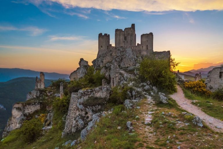 Castello Rocca Calscio 1