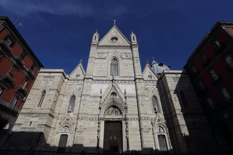 la chiesa più antica di napoli