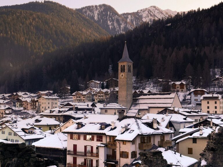 vacanza romantica in trentino scegliete la magia della val di sole
