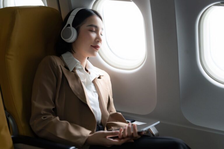 come affrontare viaggi lunghi in aereo